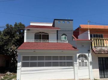 Casa · 154m² · 3 Recámaras · 2 Estacionamientos · La Tampiquera Excelente Casa en Venta
