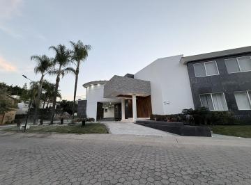 79ec4297990ee73f20e7c1edd20fd1357e854599c6640f73269d3d3ad3823ae7 · Casa Impresionante en Real San Bernardo