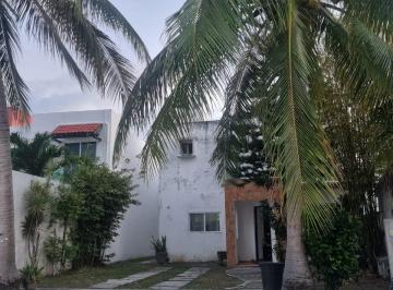 Casa · 200m² · 4 Recámaras · 2 Estacionamientos · Renta Casa Amueblada en Villa Marina Ciudad del Carmen