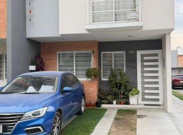Casa en condominio · 83m² · 3 Recámaras · 2 Estacionamientos · Casa en Venta en Paseo de Los Parques, San Pedro Tlaquepaque
