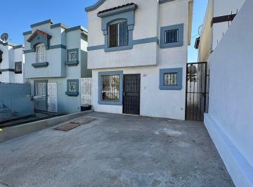 23d5a84d17c8b892237d41760a2e21eaa38eea3bab0aecf6fffca0a720ef17e3 · Casa en Renta en Santa Fe Segunda Sección.