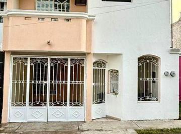 Casa en condominio · 183m² · 4 Recámaras · 1 Estacionamiento · Casa en Venta en Rinconada de San Sebastian, Tlajomulco de Zúñiga, Jal.