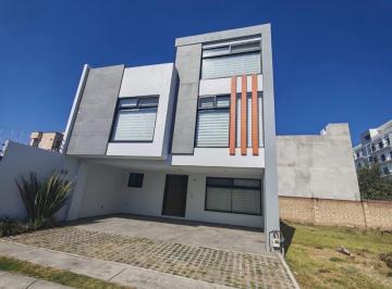 Casa · 285m² · 3 Recámaras · 3 Estacionamientos · Casa en Venta San Andres Cholula