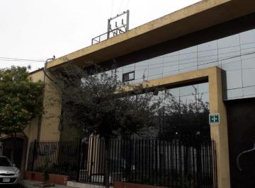 Oficina · 725m² · 7 Estacionamientos · Oficina y Bodega en Venta Zona Centro Avs Félix U Gómez y Ruiz Cortines