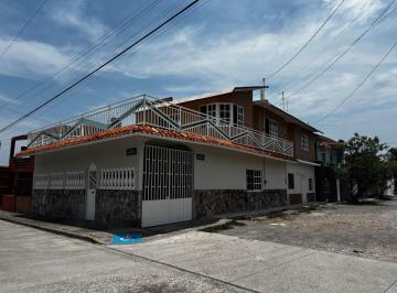Casa de 6 habitaciones, Veracruz · Casa con 193 m² de Superficie de Terreno y 6 Dorm. en Venta, Adolfo López Mateos