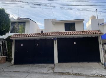 Casa · 220m² · 3 Recámaras · 2 Estacionamientos · Casa en Fraccionamiento Panorama