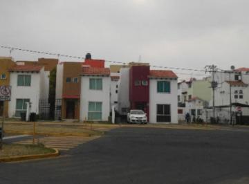 Casa de 3 habitaciones, Metepec · Casa en Venta en La Colonia San Bartolomeo Tlaltelulco en Metepec, Edo de México.