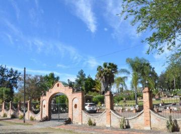 Quinta de 2 habitaciones, El Arenal · Casa de Campo en Venta en Huertas El Zamorano