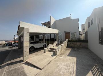 Casa de 3 habitaciones, Atizapán de Zaragoza · Casa en Venta en Real Esmeralda | Jardín con Asador y 4 Recámaras