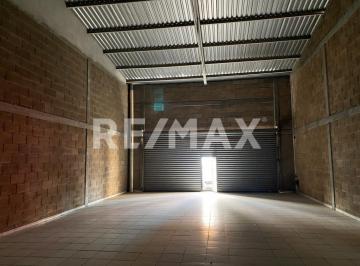 Local comercial · 91m² · 2 Estacionamientos · Local Comercial Blvd. Los Reyes - (4)