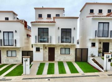 Casa en condominio · 192m² · 3 Recámaras · 2 Estacionamientos · Casa en Venta en Viñedos del Mar en Ensenada, Baja California