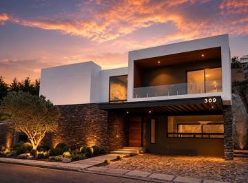 Casa · 400m² · 3 Recámaras · 4 Estacionamientos - Beli Real Estate · Casa en Venta o Renta Club de Golf Tres Marias