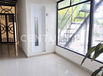 Local comercial · 108m² · 2 Estacionamientos · Renta Local Para Oficina o Restaurante por Blvd Sarmiento Saltillo