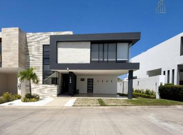 Casa · 293m² · 3 Recámaras · Casa - Punta Tiburón