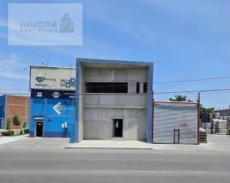 Local comercial · 300m² · 2 Estacionamientos · Local en Monterrey