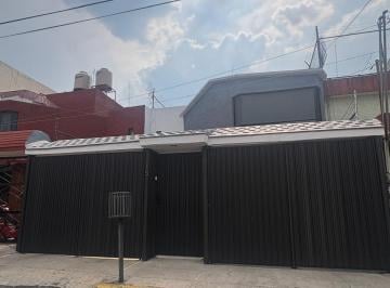 Casa de 4 habitaciones, Tlalnepantla de Baz · Jardines de Bellavista, Ciudad Satelite Casa Amplia en Renta, Excelente Ubicació