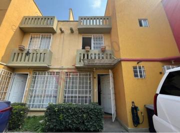 N/A · Casa en Venta en Tultepec: 3 Recámaras, Terraza y Balcón