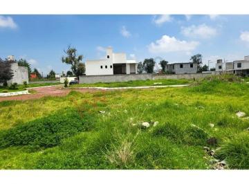 N/A · Terreno en Venta en Toluca, Cuenta con Servicios de Luz, Agua y Drenaje.