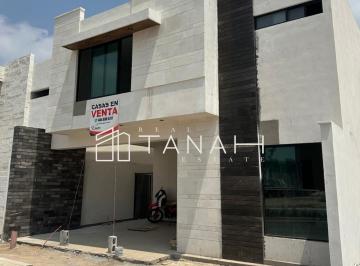Casa de 4 habitaciones, Saltillo · Casa en Venta en Seterra Saltillo Frente a Área Verde | 4 Recámaras | Recámara Pb | 305 m²
