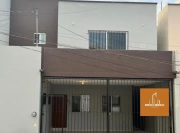 Casa · 220m² · 3 Recámaras · 2 Estacionamientos · Casa en Monterrey del Paseo Residencial