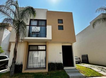 Casa en condominio · 171m² · 3 Recámaras · 2 Estacionamientos · Renta Casa Puerta Real Privada Seguridad Alberca Cerca Colegios Universidad