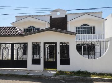 Casa de 4 habitaciones, Irapuato · Hermosa Casa en Villas de Irapuato
