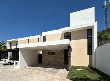 Casa · 228m² · 3 Recámaras · 2 Estacionamientos · Casa en Venta en Cholul