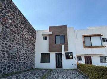 Casa en condominio de 2 habitaciones, El Marqués · Casa en Zibata con Recamara en Planta Baja