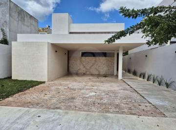 Casa en condominio · 365m² · 4 Recámaras · 2 Estacionamientos · Casa en Condominio en Venta en Komchén