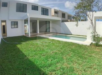 Casa en condominio · 285m² · 4 Recámaras · 2 Estacionamientos · Residencia de 4 Habitaciones en Privada con Amenidades! Conkal