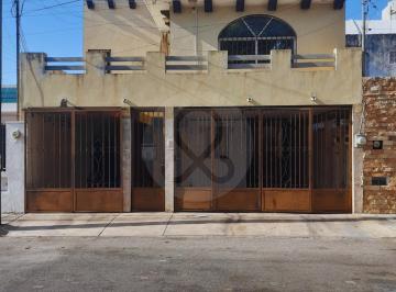 Casa · 230m² · 4 Recámaras · 2 Estacionamientos · Casa en Venta en Fraccionamiento Pensiones