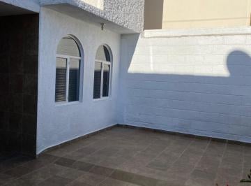 Casa · 200m² · 4 Recámaras · 2 Estacionamientos · Casa en Renta en Fraccionamiento en Pachuca con Terraza y Jardín Pet Friendly