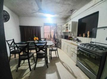 Casa · 205m² · 4 Recámaras · 1 Estacionamiento · Casa en Venta en Merida Centro