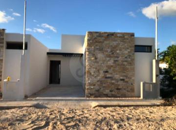 Casa · 83m² · 2 Recámaras · 2 Estacionamientos · Casa en Venta en Pueblo Chelem