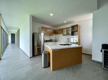 Casa · 285m² · 3 Recámaras · 4 Estacionamientos · Casa en Venta en Pueblo Conkal