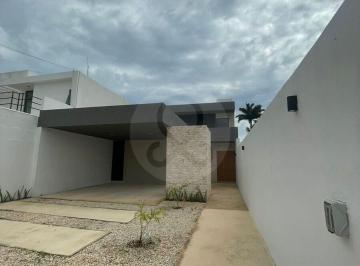 Casa · 237m² · 3 Recámaras · 4 Estacionamientos · Casa en Venta en Cholul