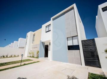 Casa · 95m² · 2 Recámaras · 2 Estacionamientos · Casa en Venta en Pueblo Caucel