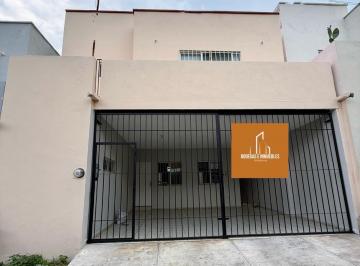 Casa · 220m² · 3 Recámaras · 2 Estacionamientos · Casa en Renta del Paseo Residencial