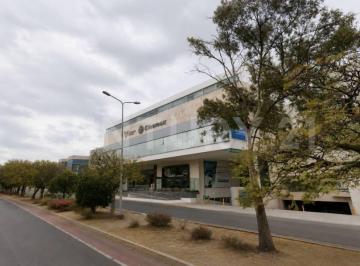 Local comercial · 54m² · 100 Estacionamientos · Consultorio Premium en Venta en Platino Center, Zona Hospitales, San Manuel!