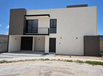Casa · 180m² · 3 Recámaras · 2 Estacionamientos · Casa en Venta en Terrazas Gran Peñon