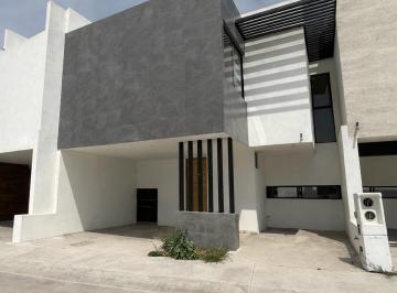 Casa · 220m² · 3 Recámaras · 2 Estacionamientos · Casa en Campo Azul