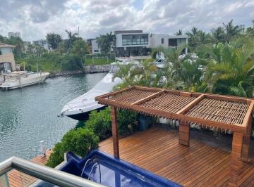Casa · 616m² · 3 Recámaras · 6 Estacionamientos · Casa en Cancún