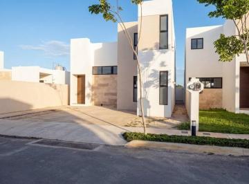 Casa · 253m² · 3 Recámaras · 2 Estacionamientos · Casa Amueblada en Renta en Privada