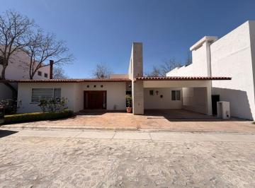 Casa de 4 habitaciones, Saltillo · Residencia en Venta en San Alberto