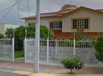 Casa de 5 habitaciones, Querétaro · Preciosa Casa en Venta en Arboledas, Santiago de Queretaro, Qro.