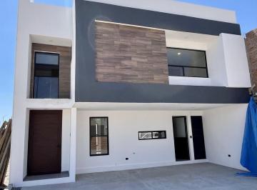 Casa · 183m² · 3 Recámaras · 2 Estacionamientos · Casa en Venta, Cerca de La Radial y Mercado de San Andrés