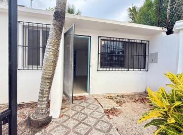 Casa · 120m² · 2 Recámaras · 1 Estacionamiento · Casa en Renta Cancún Sm 28 - 2 Habitaciones