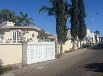 Casa · 649m² · 3 Recámaras · 6 Estacionamientos · Casa en Venta en Club Campestre León Guanajuato