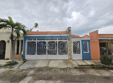 Casa · 139m² · 3 Recámaras · 2 Estacionamientos · Venta de Casa de Una Planta en Fracc. Misne de 3 Habitaciones