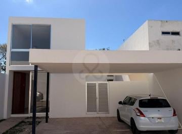 Casa · 200m² · 3 Recámaras · 2 Estacionamientos · Casa en Venta en Temozón Norte